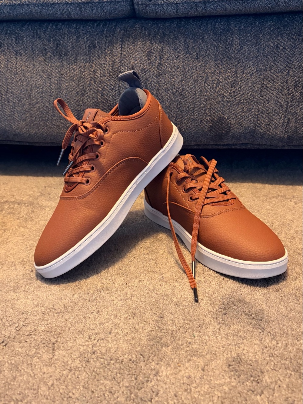 Men's Brown Low-Top Lace-Up Sneakers - Casual Everyday Style